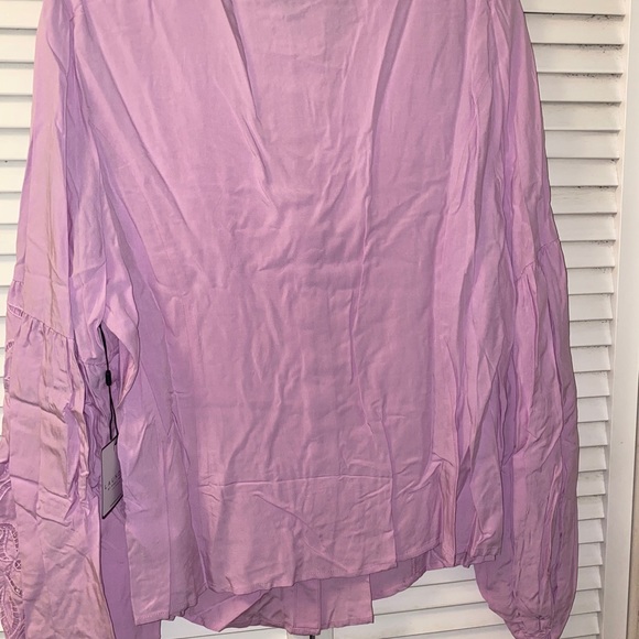 👑Laundry by shelli segal blouse.🔥🔥🔥🔥🔥 - Picture 4 of 4